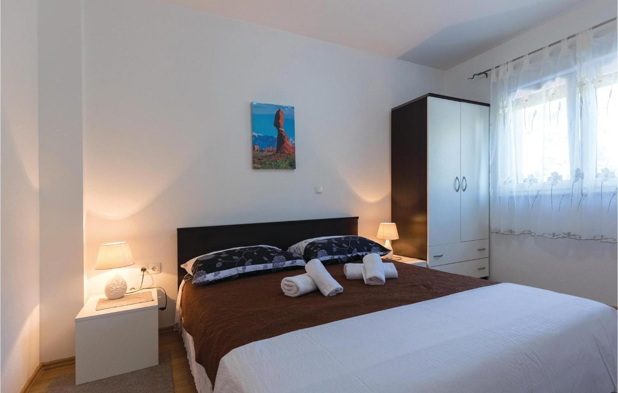 1 Bedroom Cozy Apartment In Klek Esterno foto